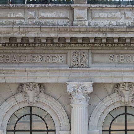 Cartouche-navires-façade-MOM